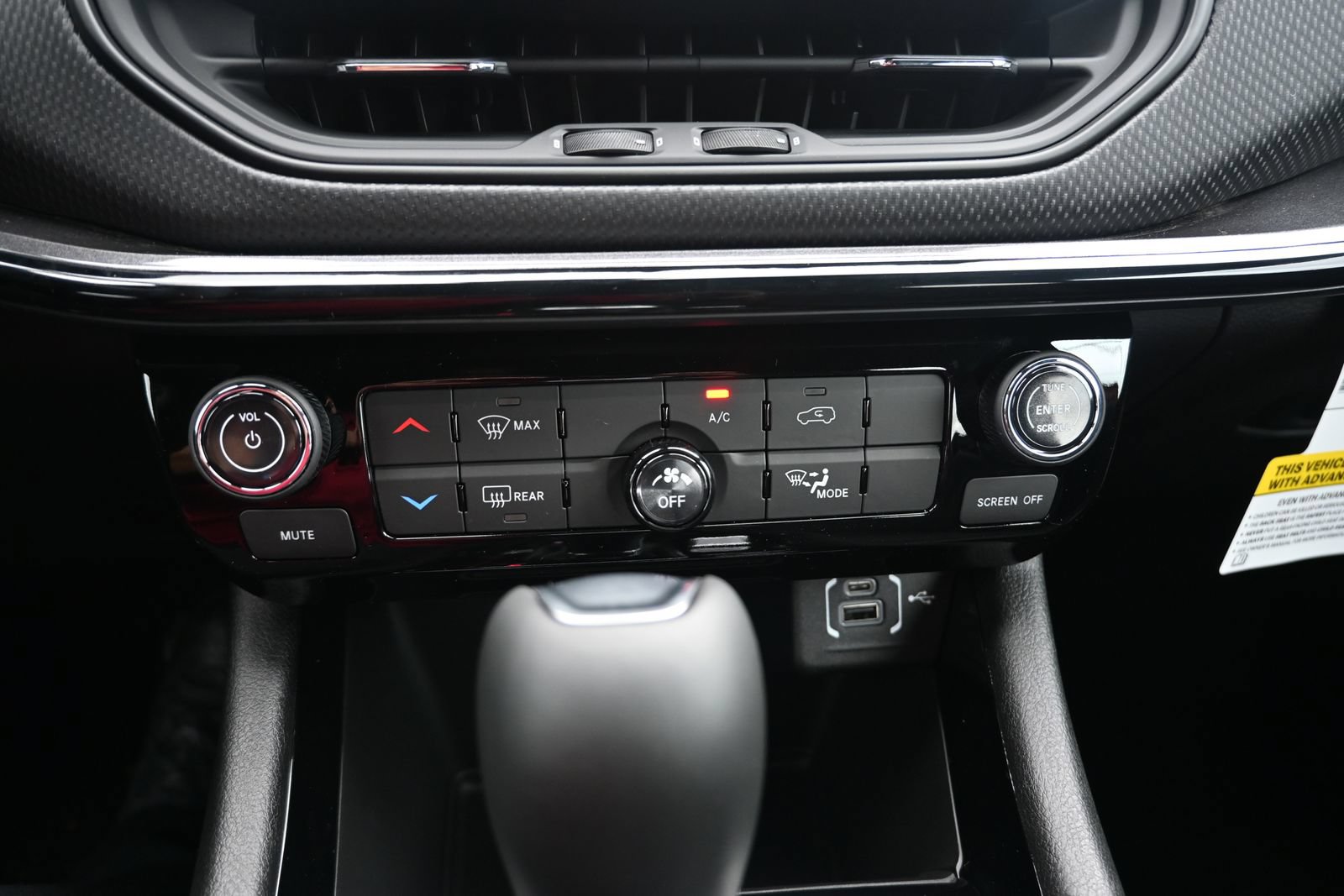 New 2026 Jeep Compass Latitude AWD/4WD image 14