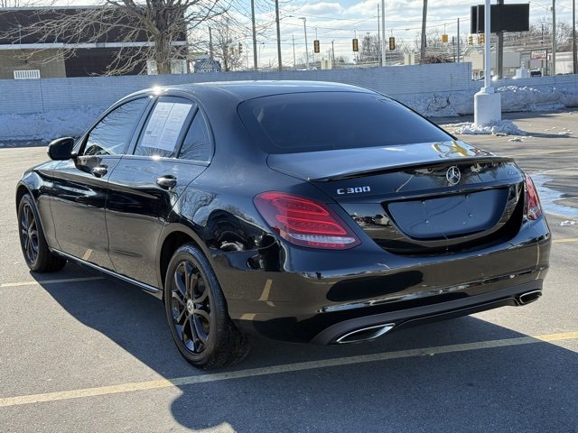Used 2015 Mercedes-Benz C 300 4MATIC Sedan image 3