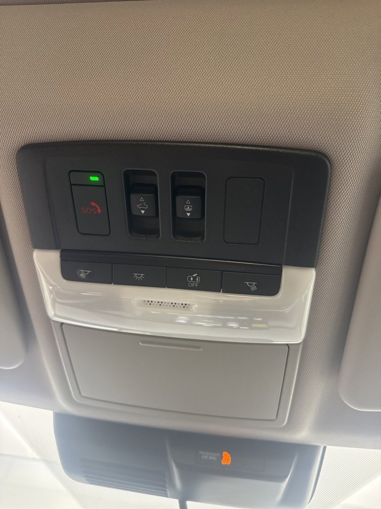 New 2025 Mitsubishi Outlander SE image 26
