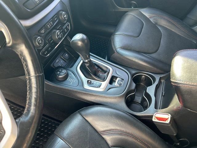 Used 2018 Jeep Cherokee Trailhawk w/ Quick Order Package 27L image 27