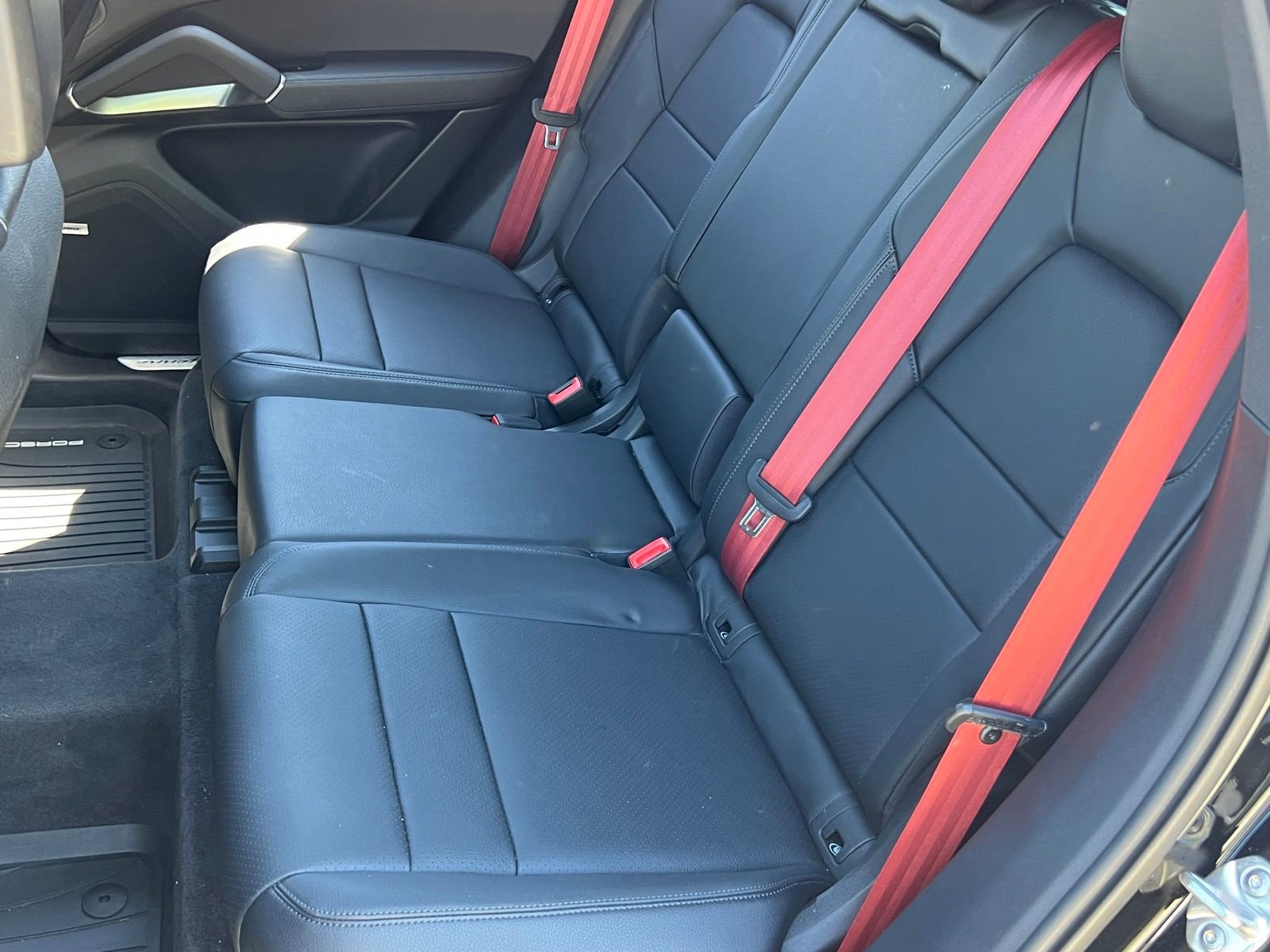 Certified 2024 Porsche Cayenne AWD/4WD image 20