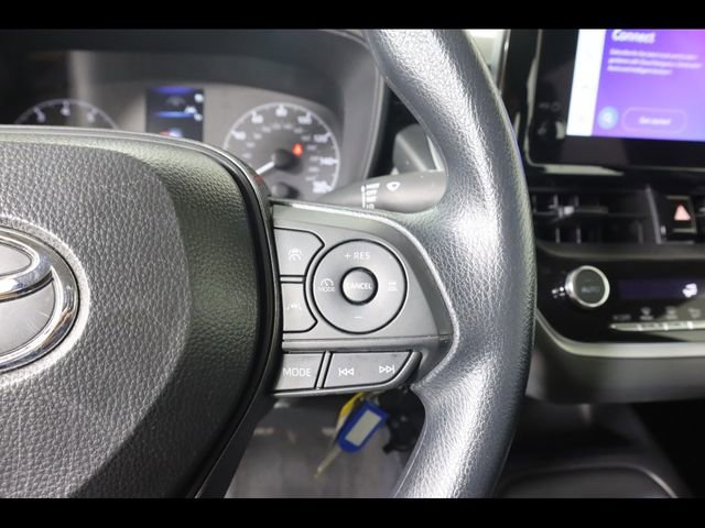 Used 2025 Toyota Corolla LE image 25