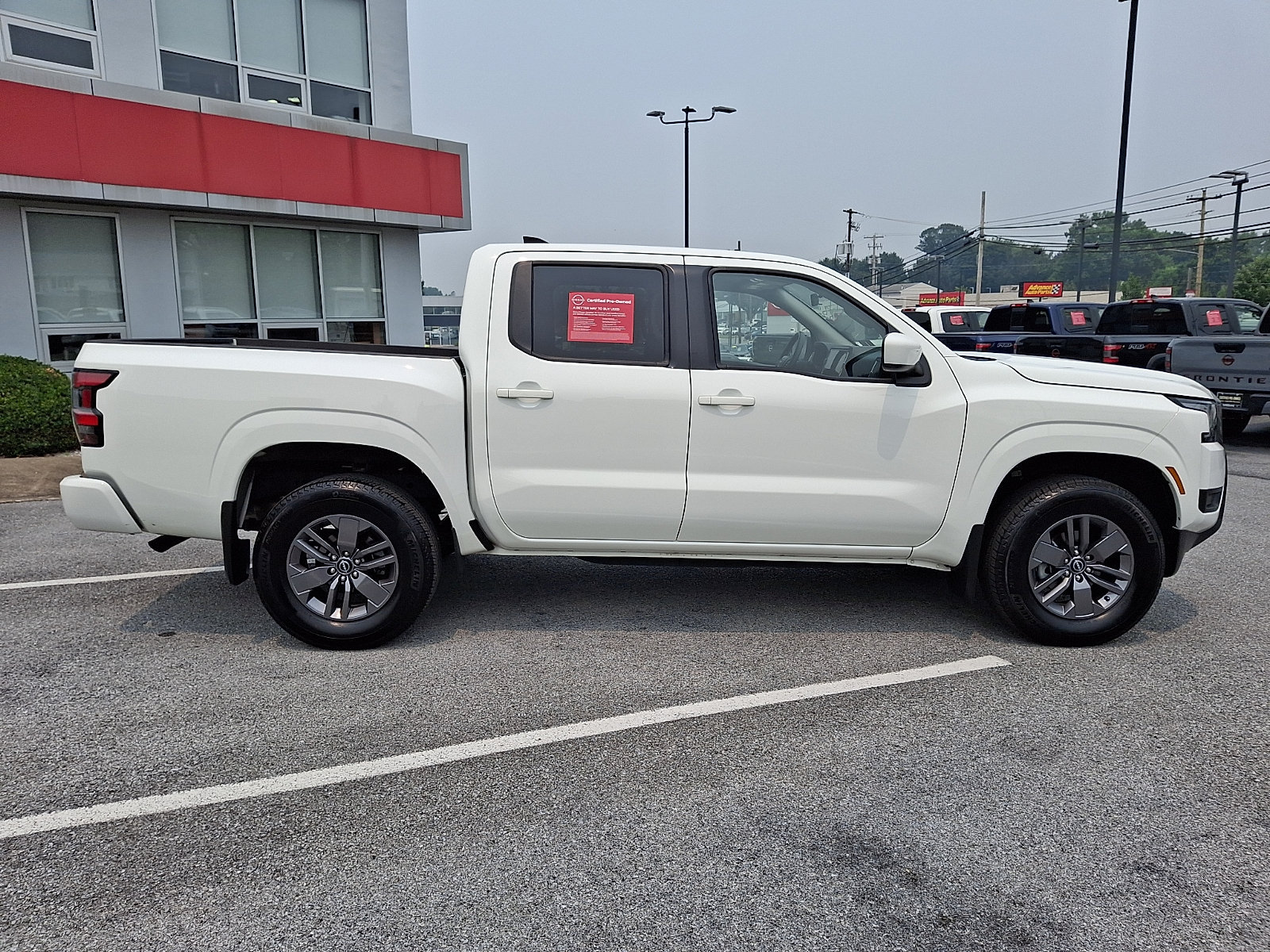 Certified 2025 Nissan Frontier SV AWD/4WD image 8