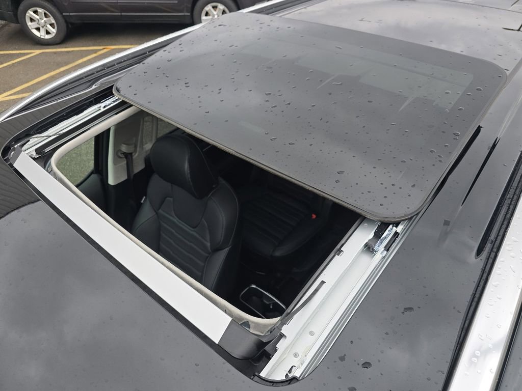 Used 2025 Kia Telluride SX Prestige image 3