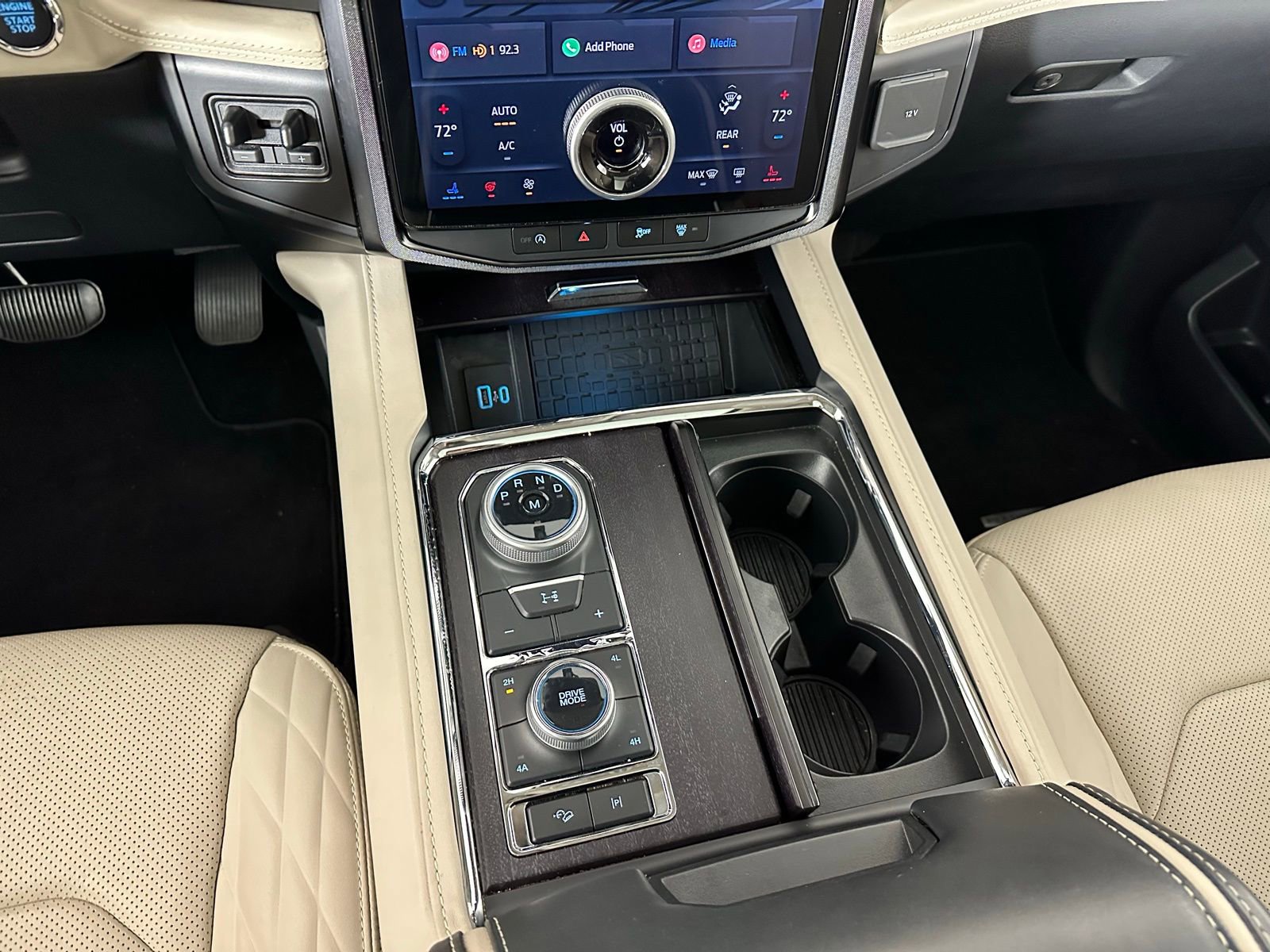 Used 2023 Ford Expedition Platinum image 19