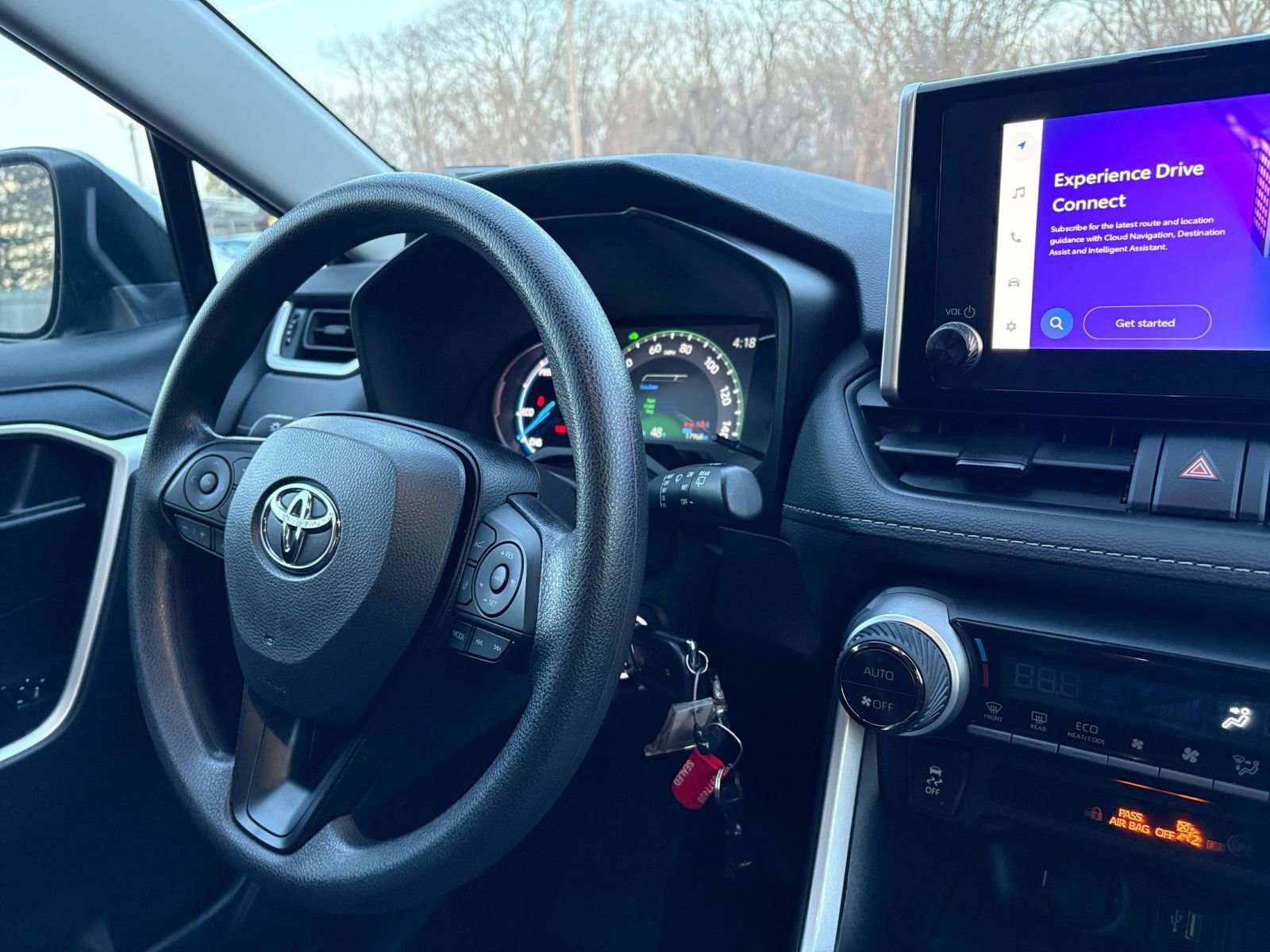 Used 2025 Toyota RAV4 LE image 33