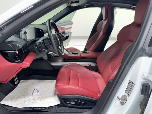 Used 2022 Porsche Taycan 4S image 16