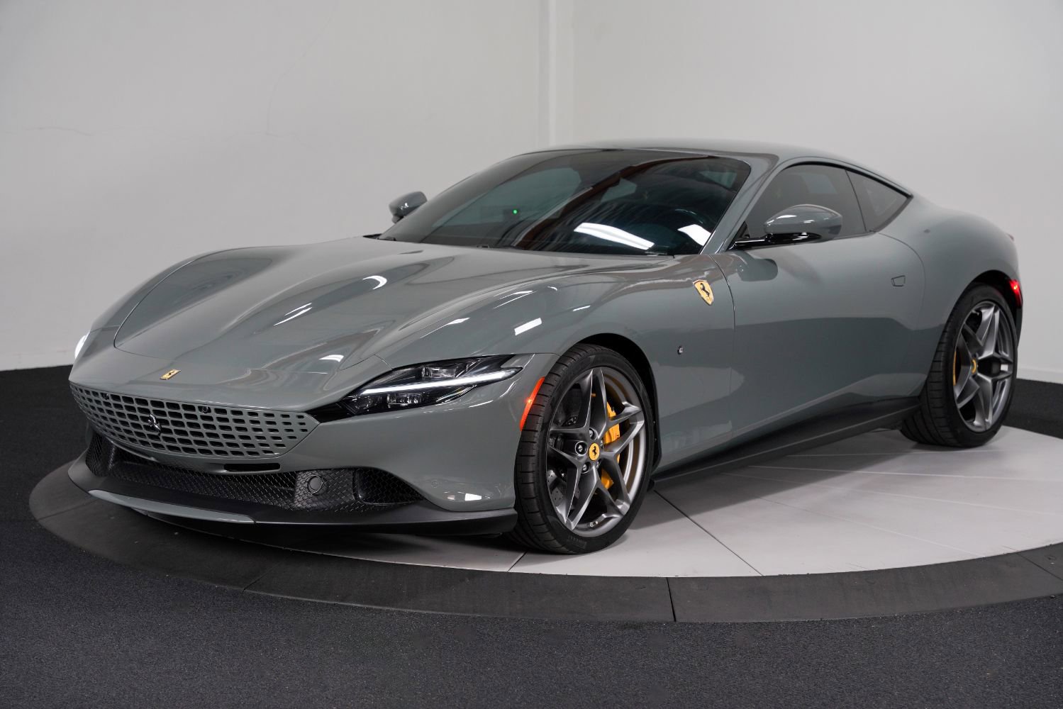 Used 2022 Ferrari Roma image 6