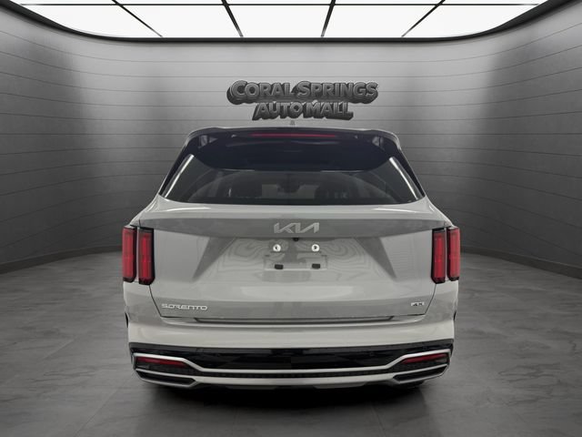 Certified 2023 Kia Sorento SX AWD/4WD image 4