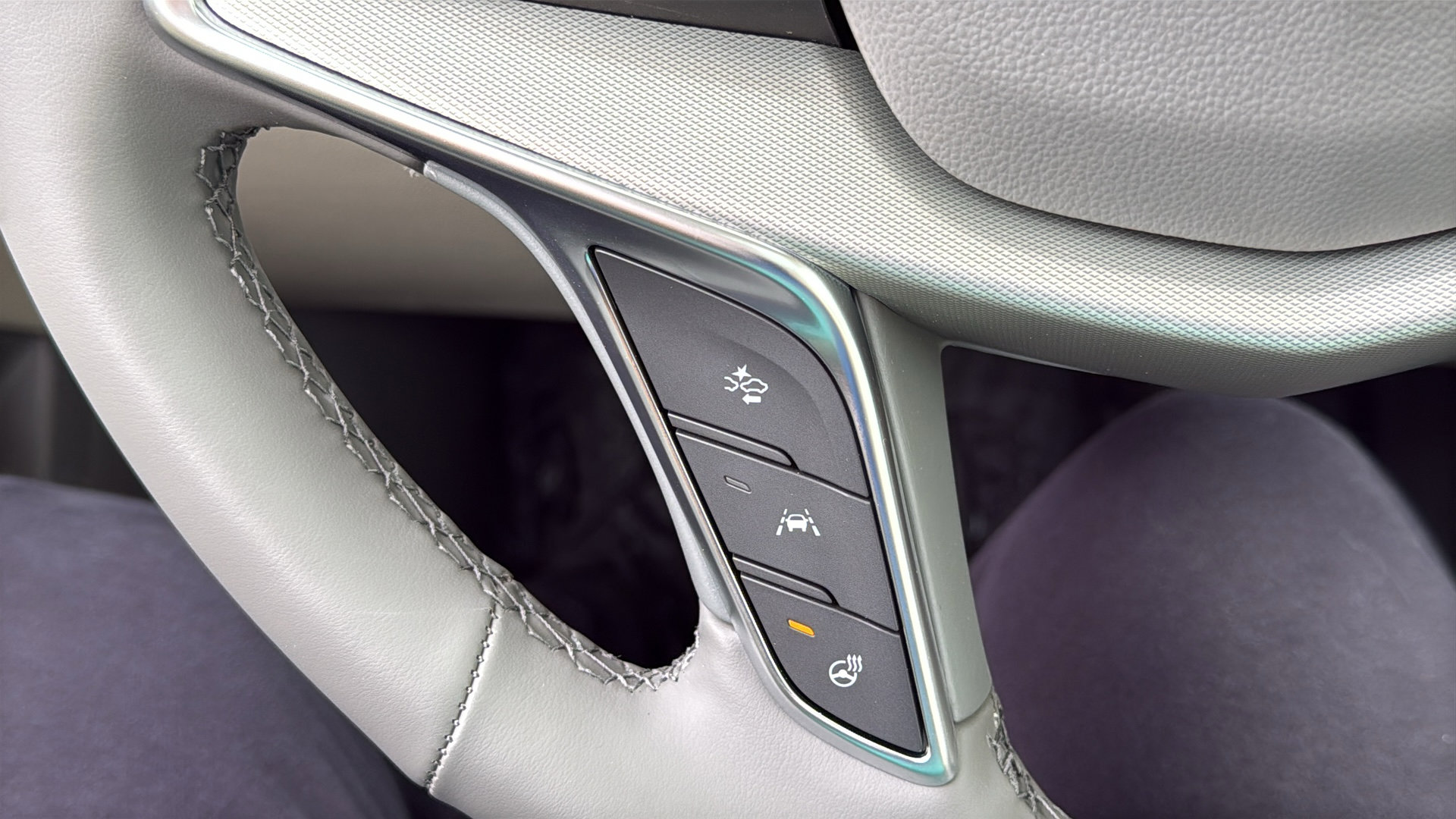 New 2026 Cadillac XT5 Premium Luxury w/ LPO, Floor Liner Package image 17