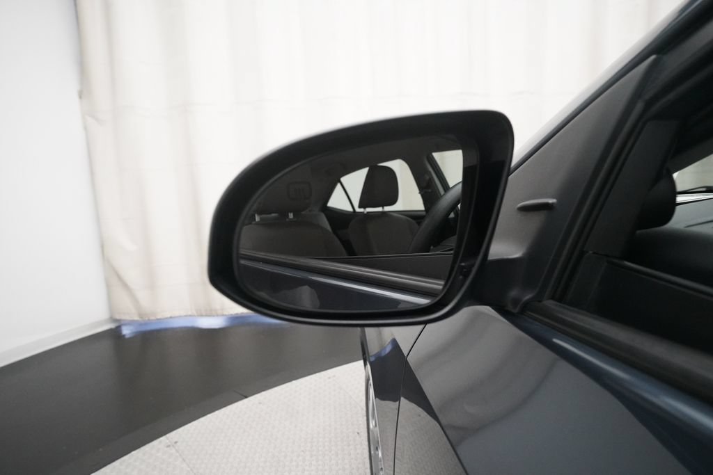 Used 2016 Toyota Corolla LE FWD image 25