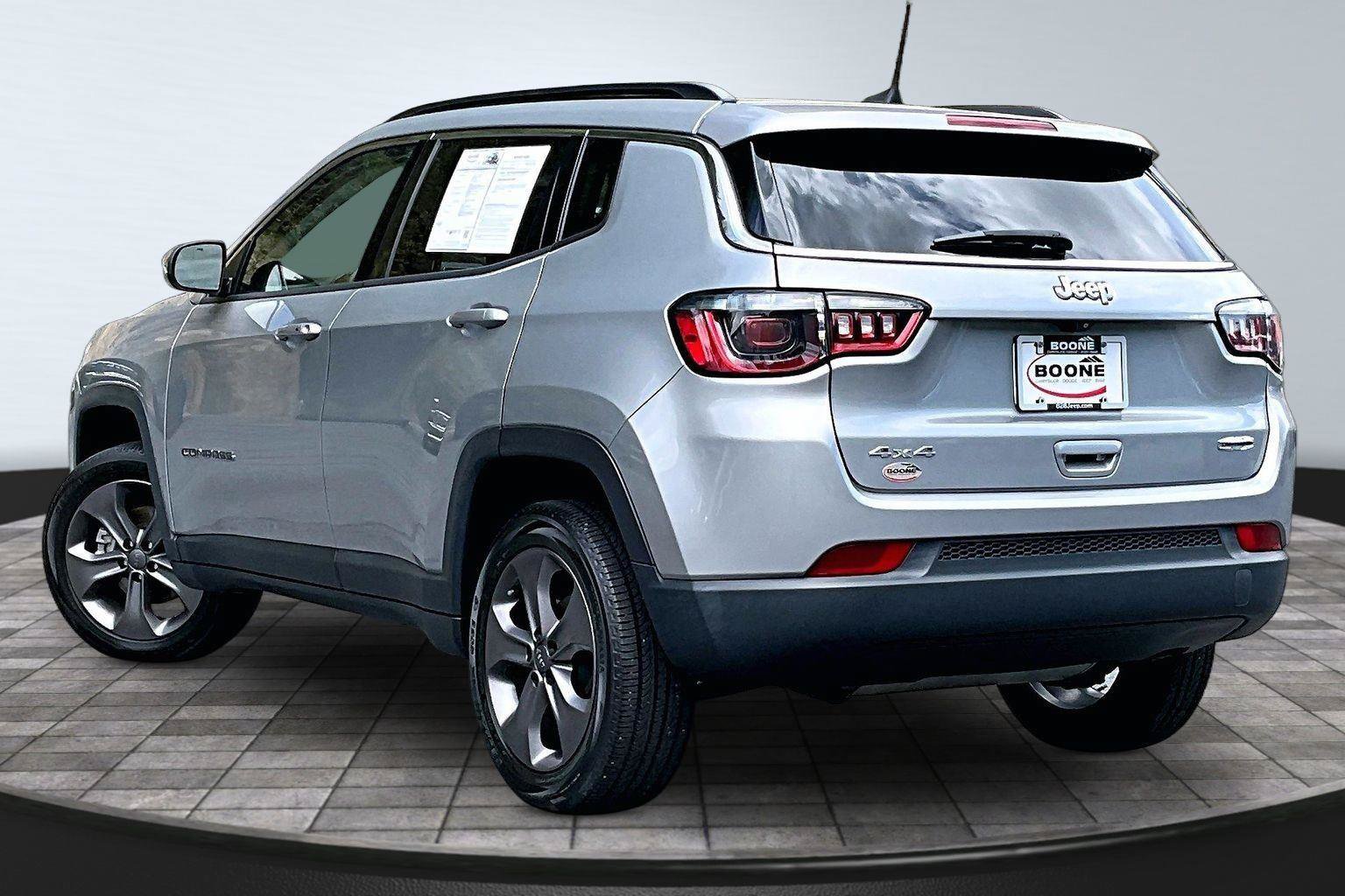 Certified 2022 Jeep Compass Latitude AWD/4WD image 3