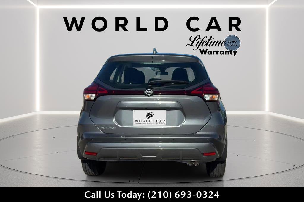 Used 2025 Nissan Kicks Play S FWD image 4