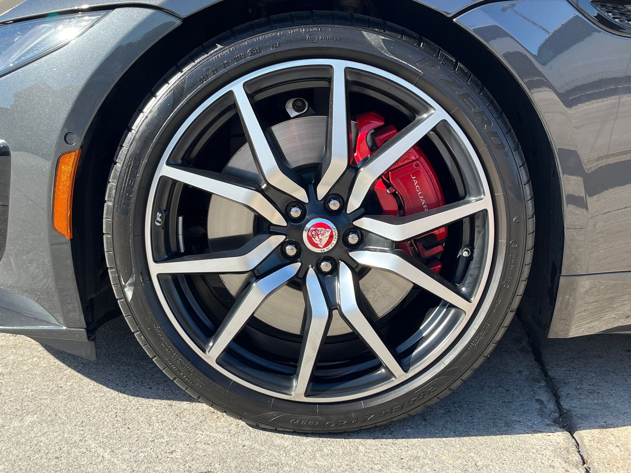 Used 2023 Jaguar F-TYPE R image 11