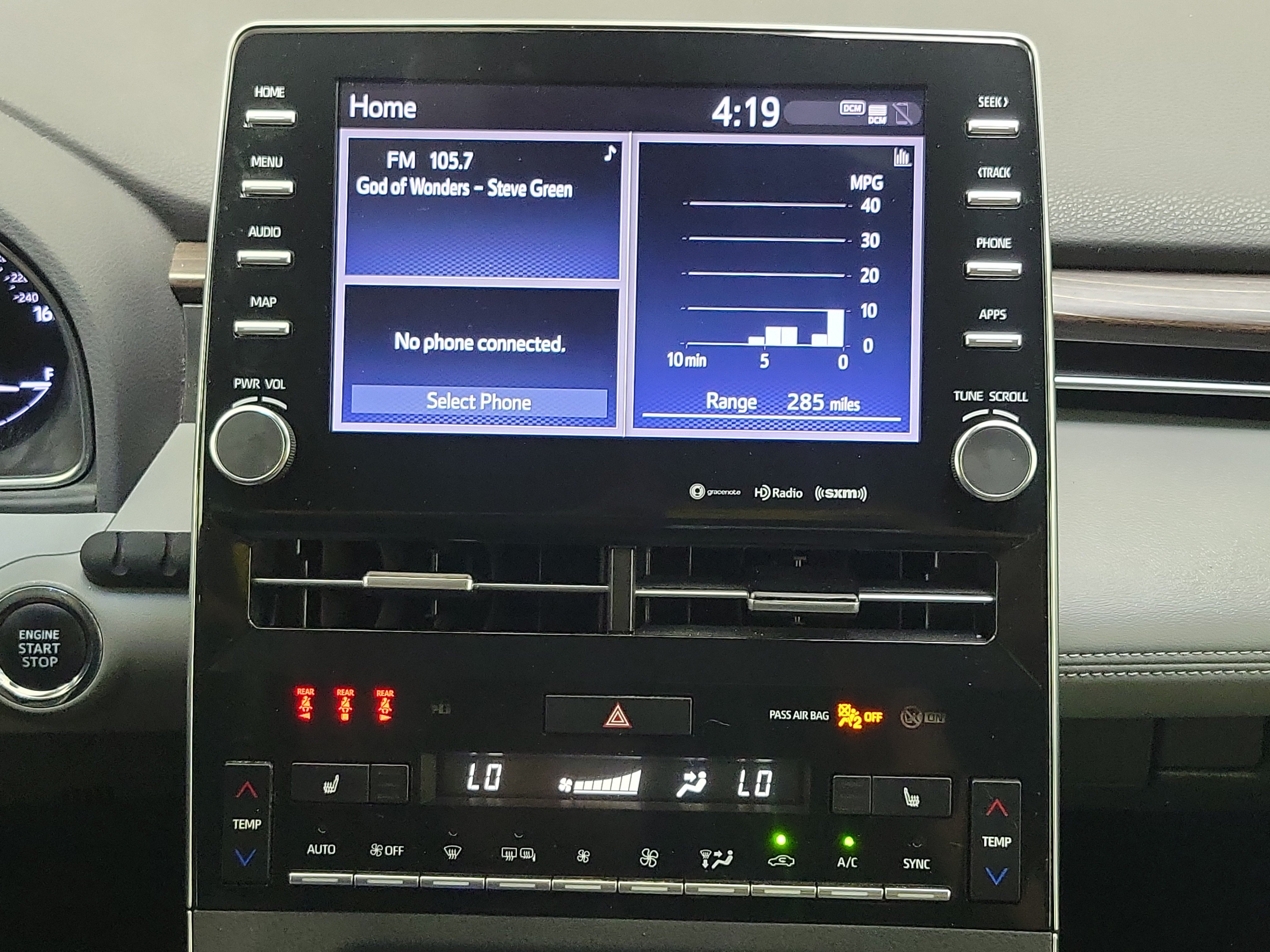 Certified 2022 Toyota Avalon XLE w/ Moonroof Package FWD image 26