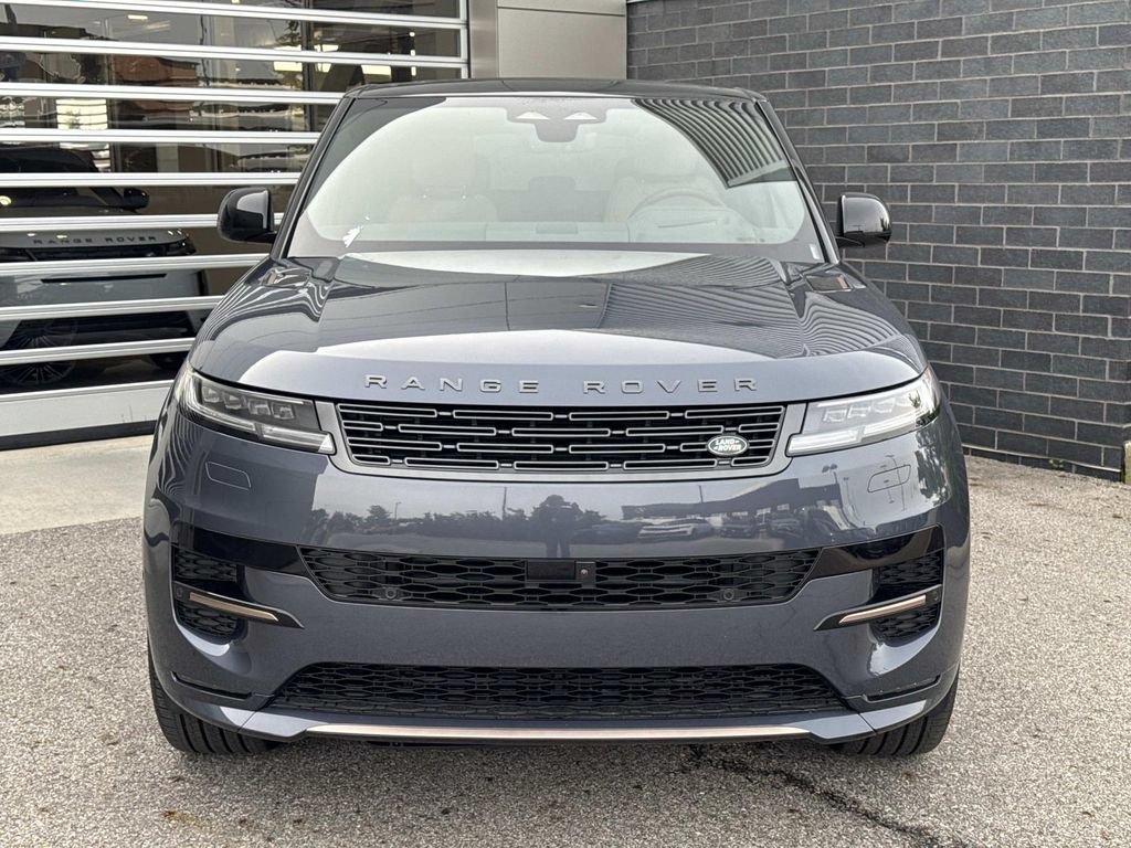 New 2026 Land Rover Range Rover Sport Dynamic SE AWD/4WD image 2