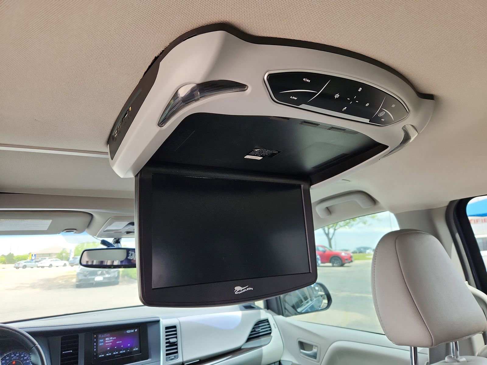 Used 2015 Toyota Sienna XLE FWD image 14