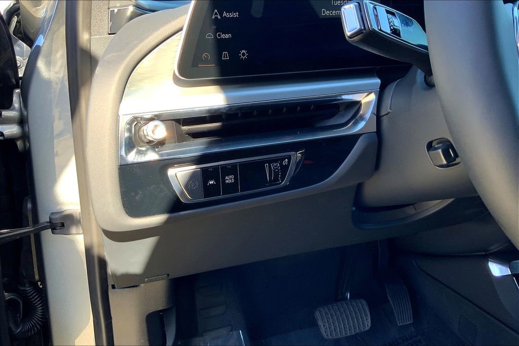 New 2025 Cadillac Lyriq Luxury image 20