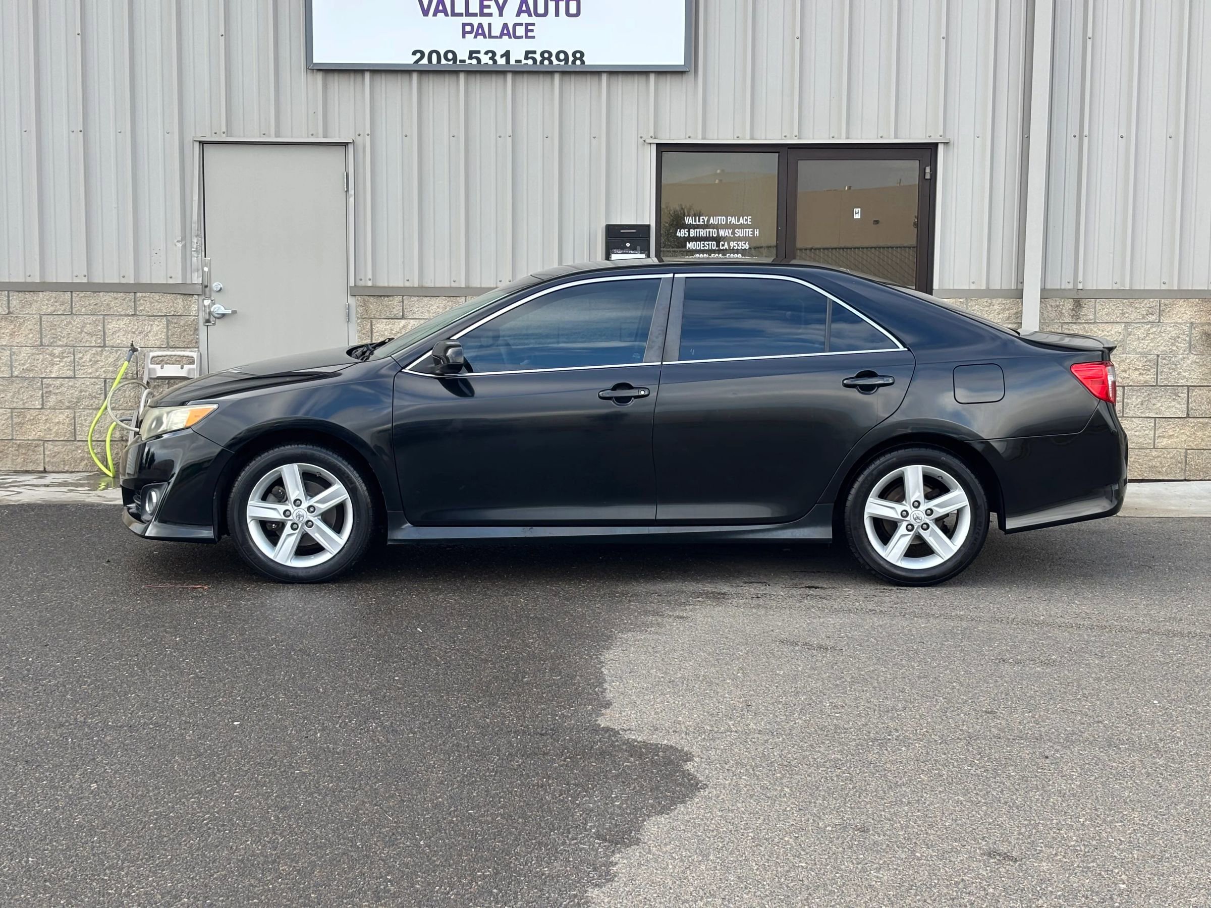 Used 2013 Toyota Camry SE image 6