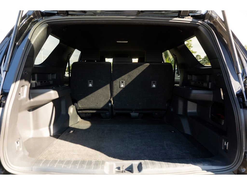 Used 2025 Toyota 4Runner SR5 AWD/4WD image 14