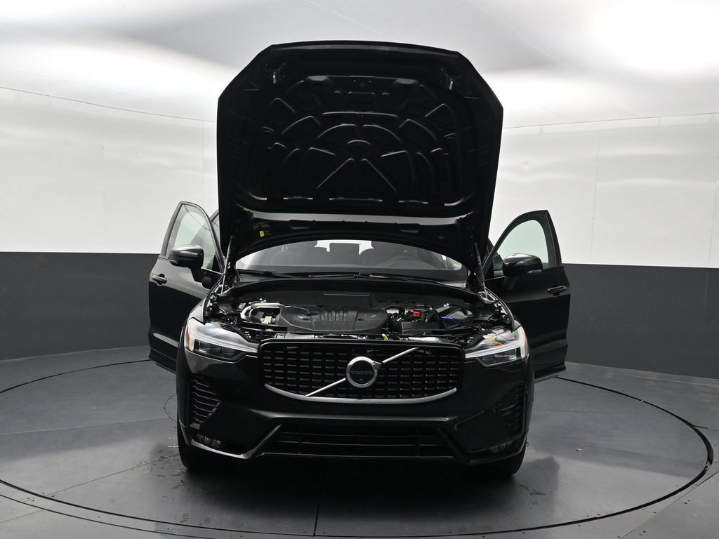 Certified 2024 Volvo XC60 B5 Plus w/ Protection Package Premier AWD/4WD image 35
