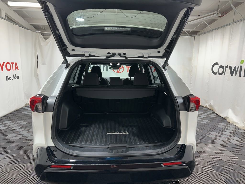Used 2025 Toyota RAV4 SE image 14