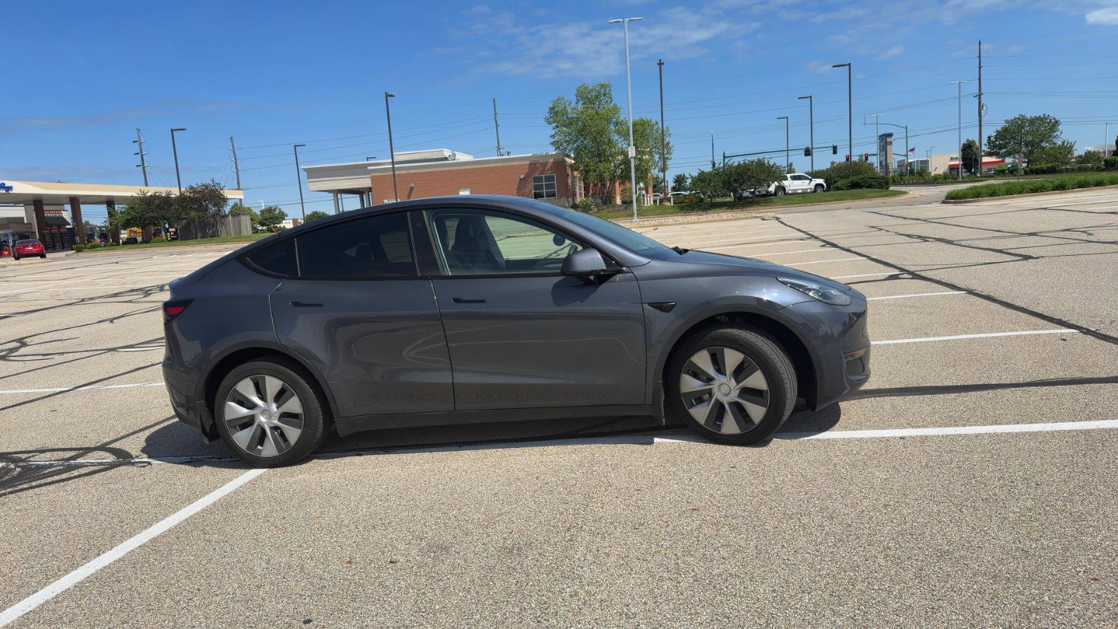 Used 2023 Tesla Model Y Long Range AWD/4WD image 5