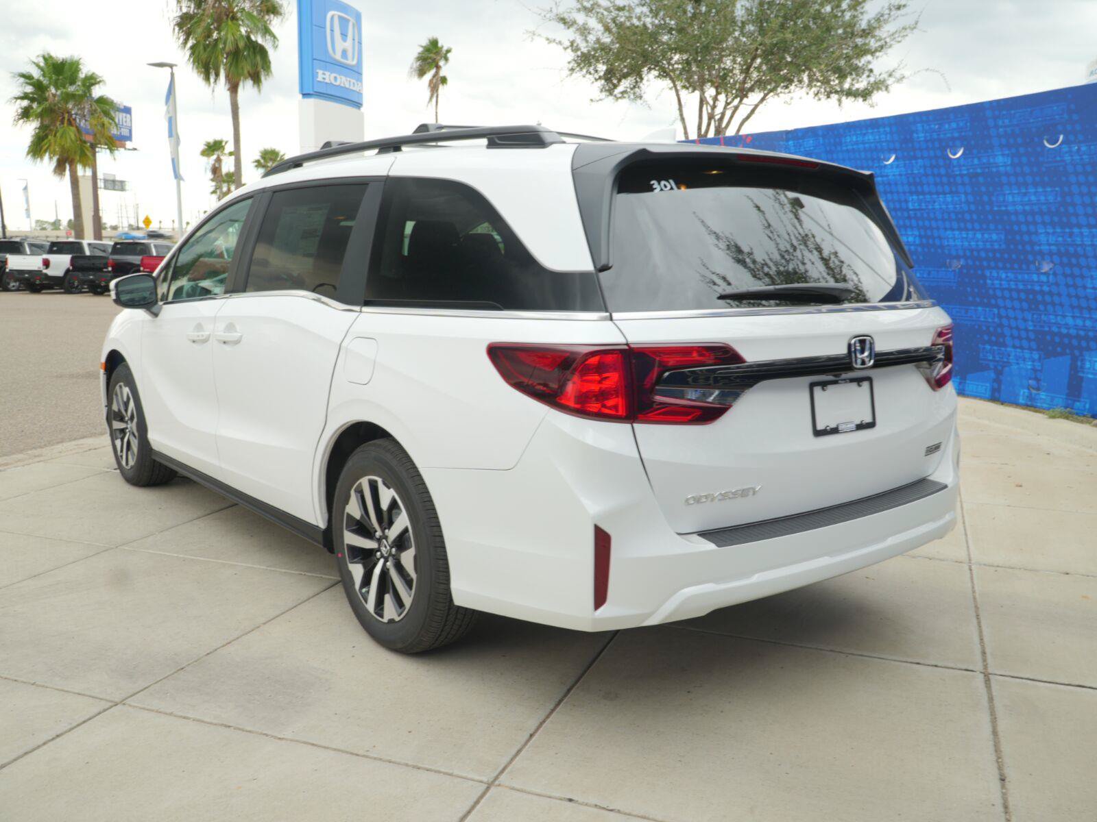 New 2027 Honda Odyssey EX-L image 9