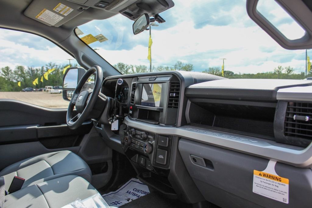 New 2025 Ford F550 4x4 Regular Cab Super Duty image 12