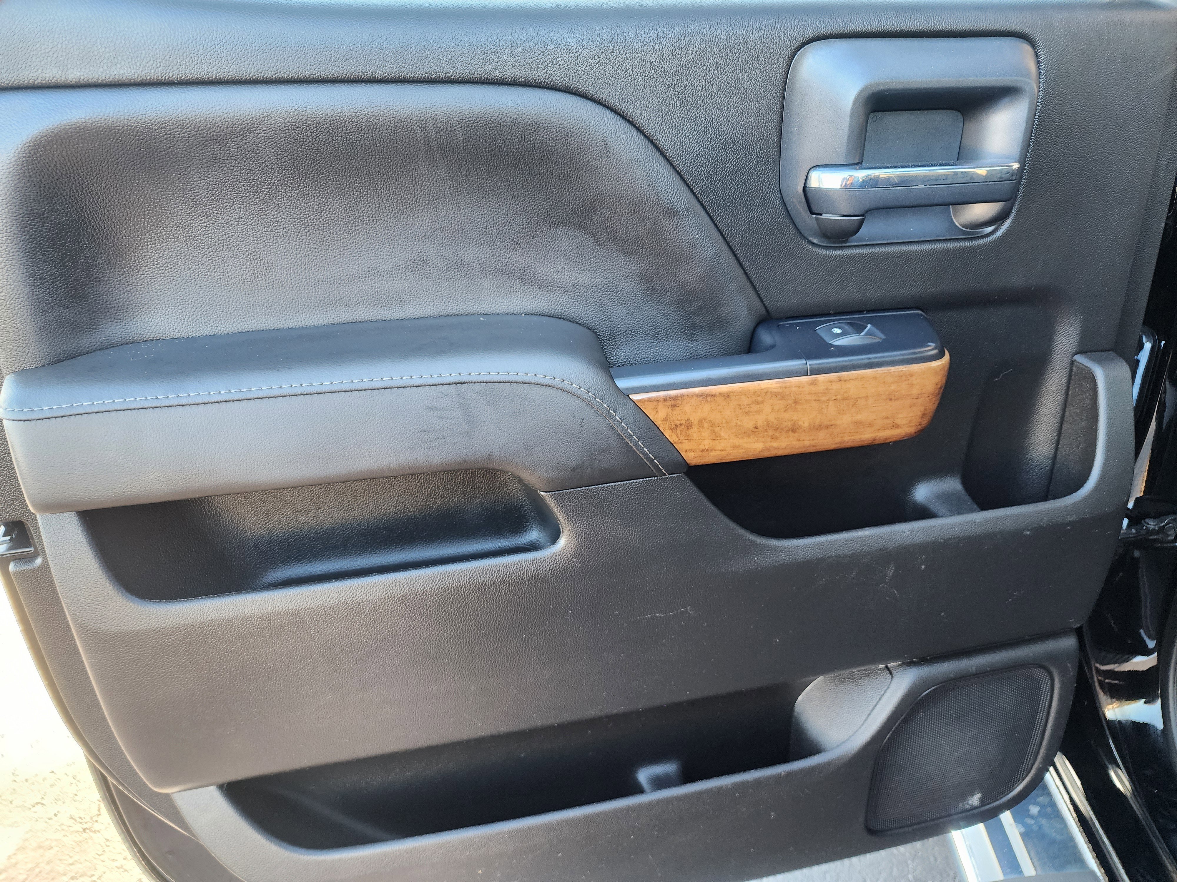 Used 2019 Chevrolet Silverado 2500 High Country w/ Duramax Plus Package image 18