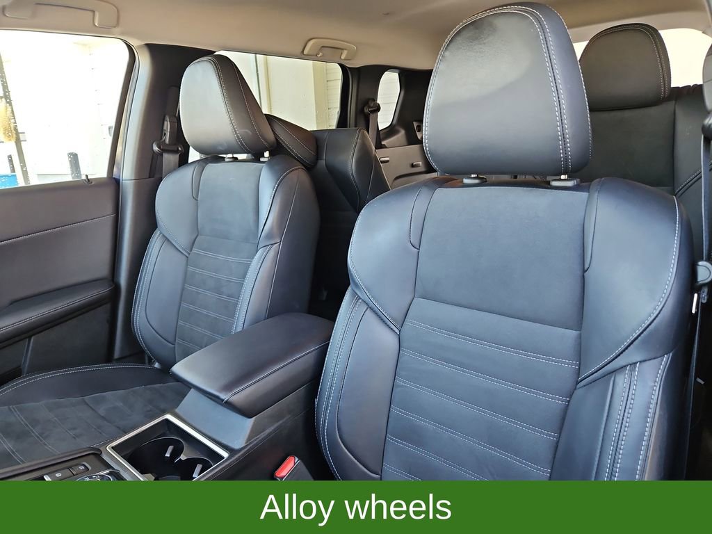 Used 2024 Mitsubishi Outlander SE image 25