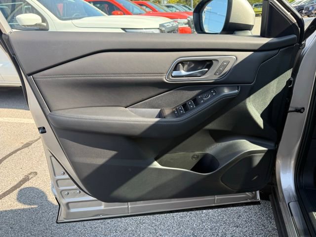 New 2026 Nissan Rogue Platinum image 15