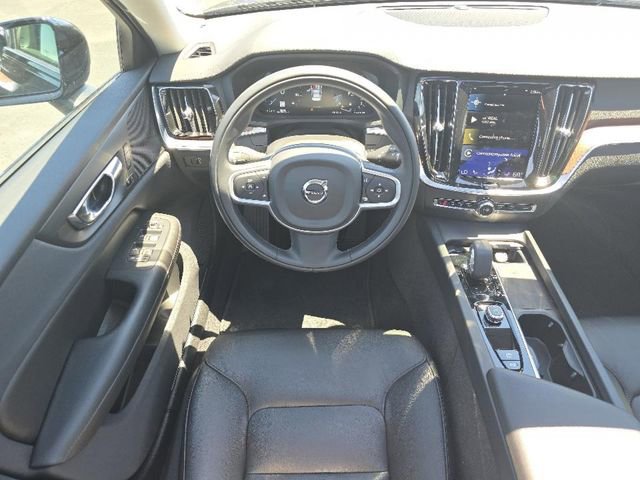 Used 2022 Volvo S60 B5 Momentum w/ Premium Package image 3