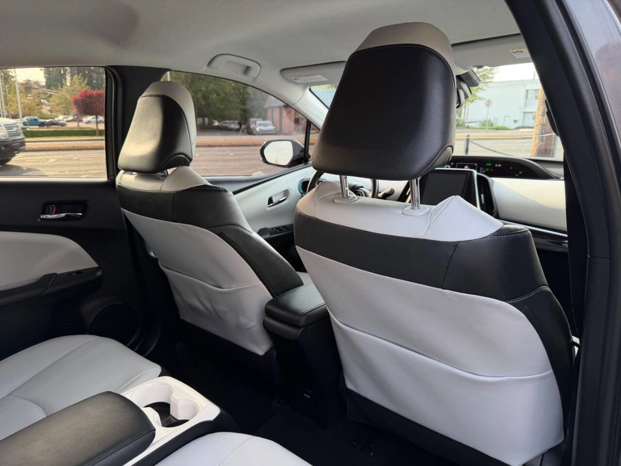 Used 2017 Toyota Prius Prime Advanced FWD image 23