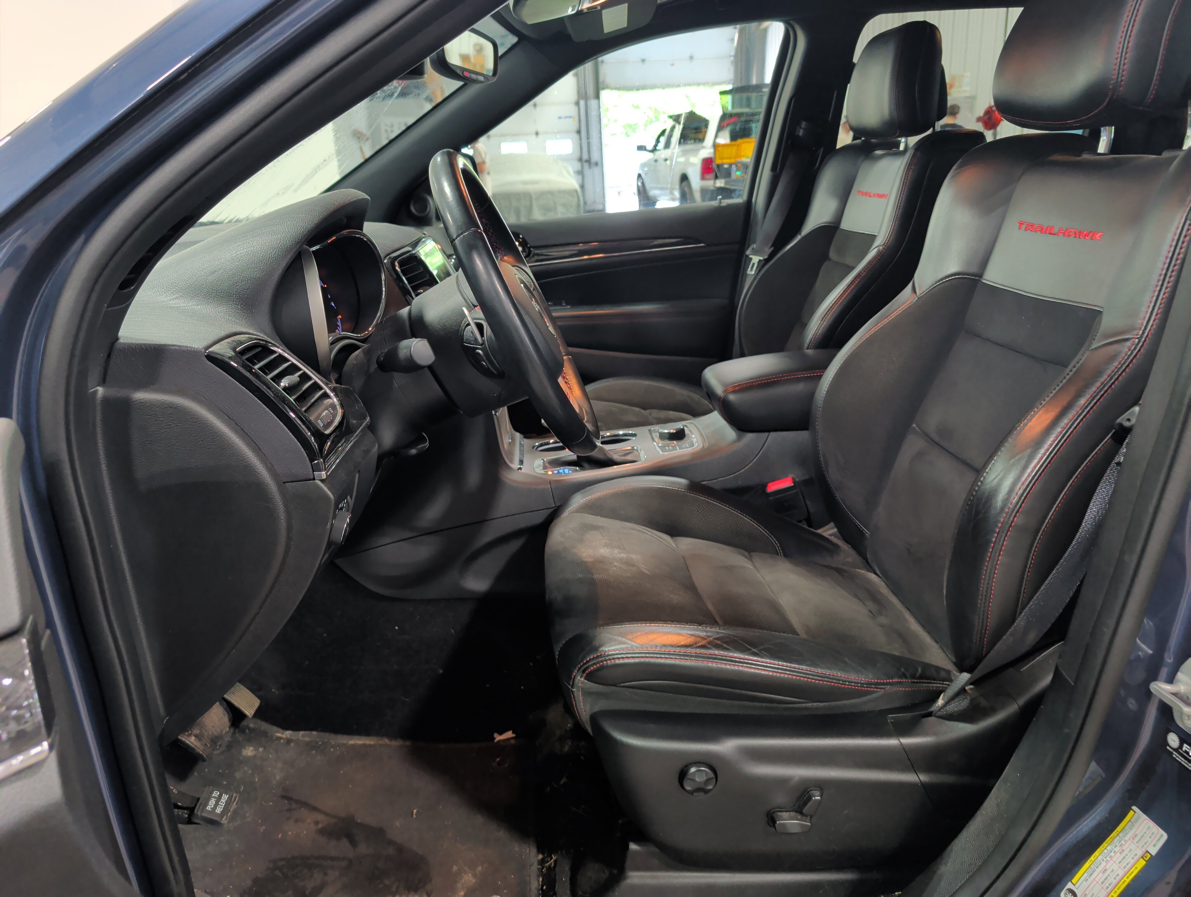 Used 2021 Jeep Grand Cherokee Trailhawk AWD/4WD image 7