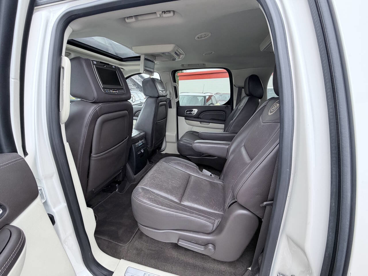 Used 2013 Cadillac Escalade ESV Platinum image 13