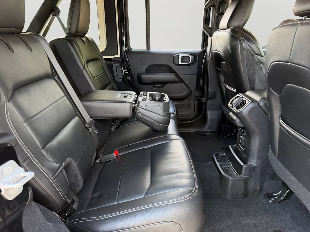 Used 2019 Jeep Wrangler Unlimited Sahara AWD/4WD image 9