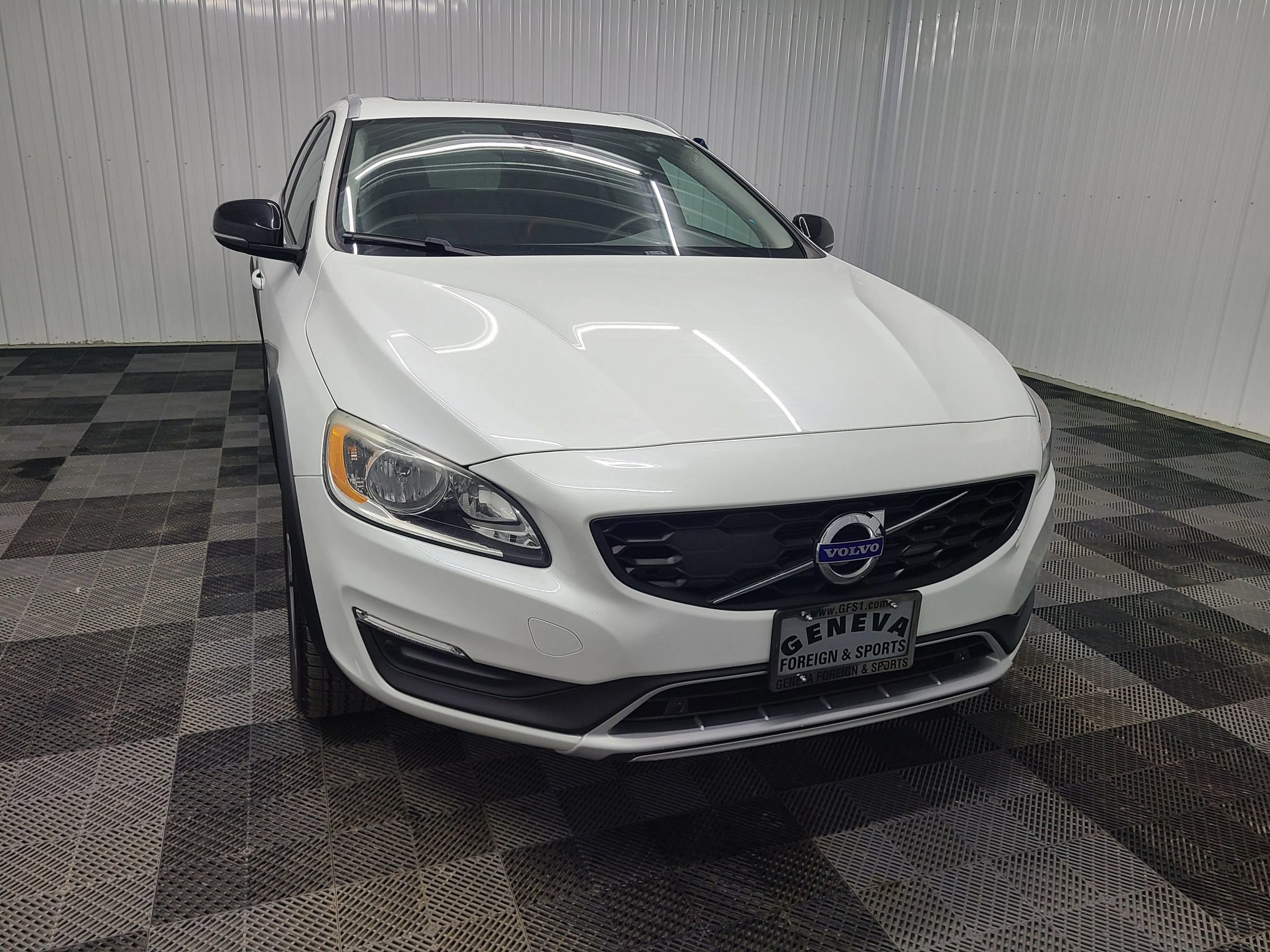 Used 2018 Volvo V60 T5 Cross Country w/ Convenience Package AWD/4WD image 5