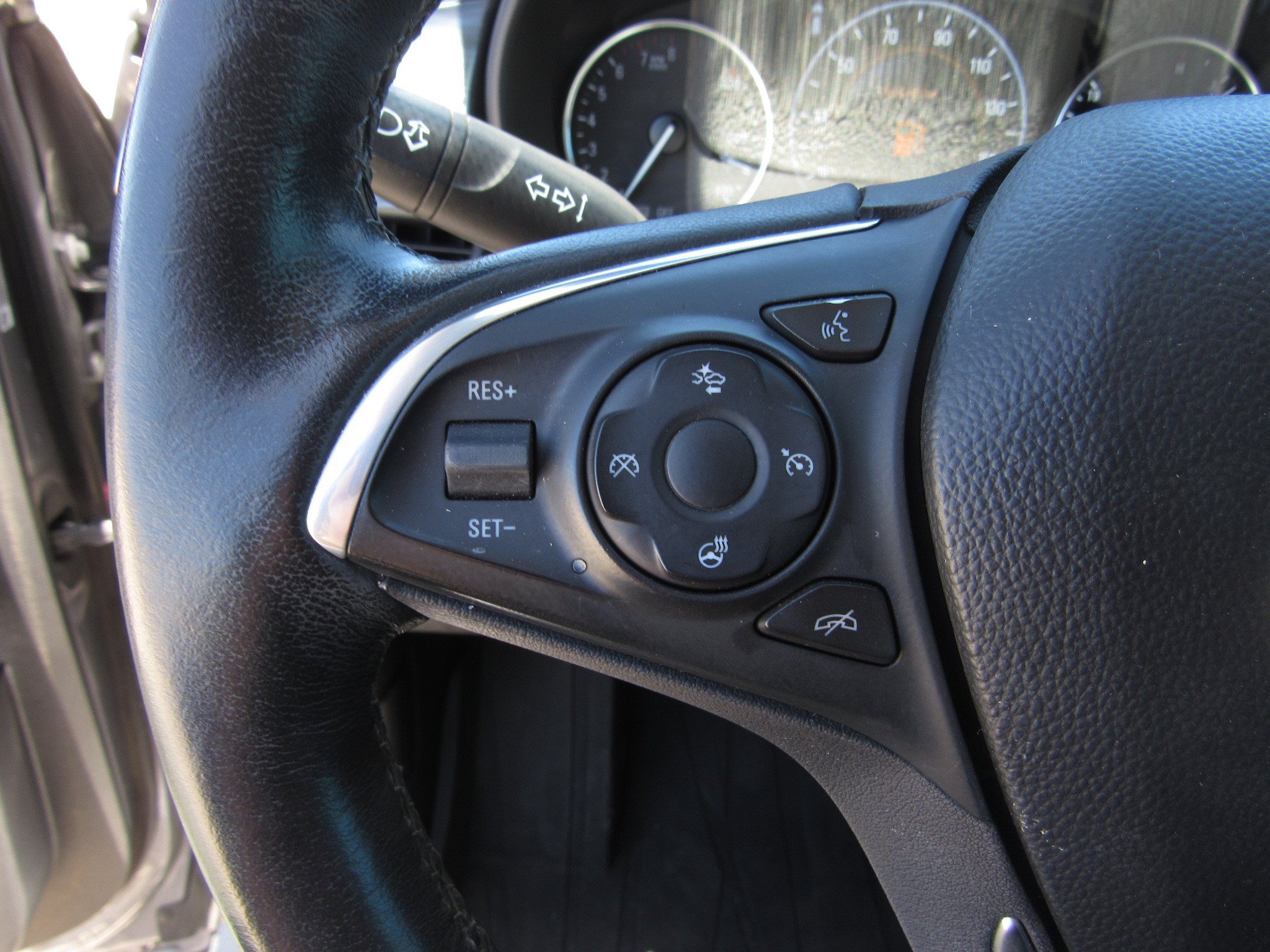 Used 2020 Buick Envision Premium w/ Driver Confidence Package AWD/4WD image 26