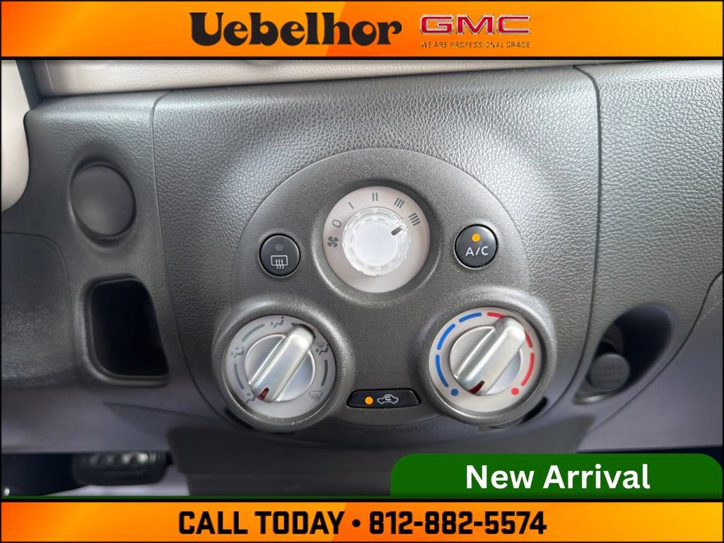 Used 2013 Nissan Cube 1.8 S w/ Interior Designer Pkg FWD image 23
