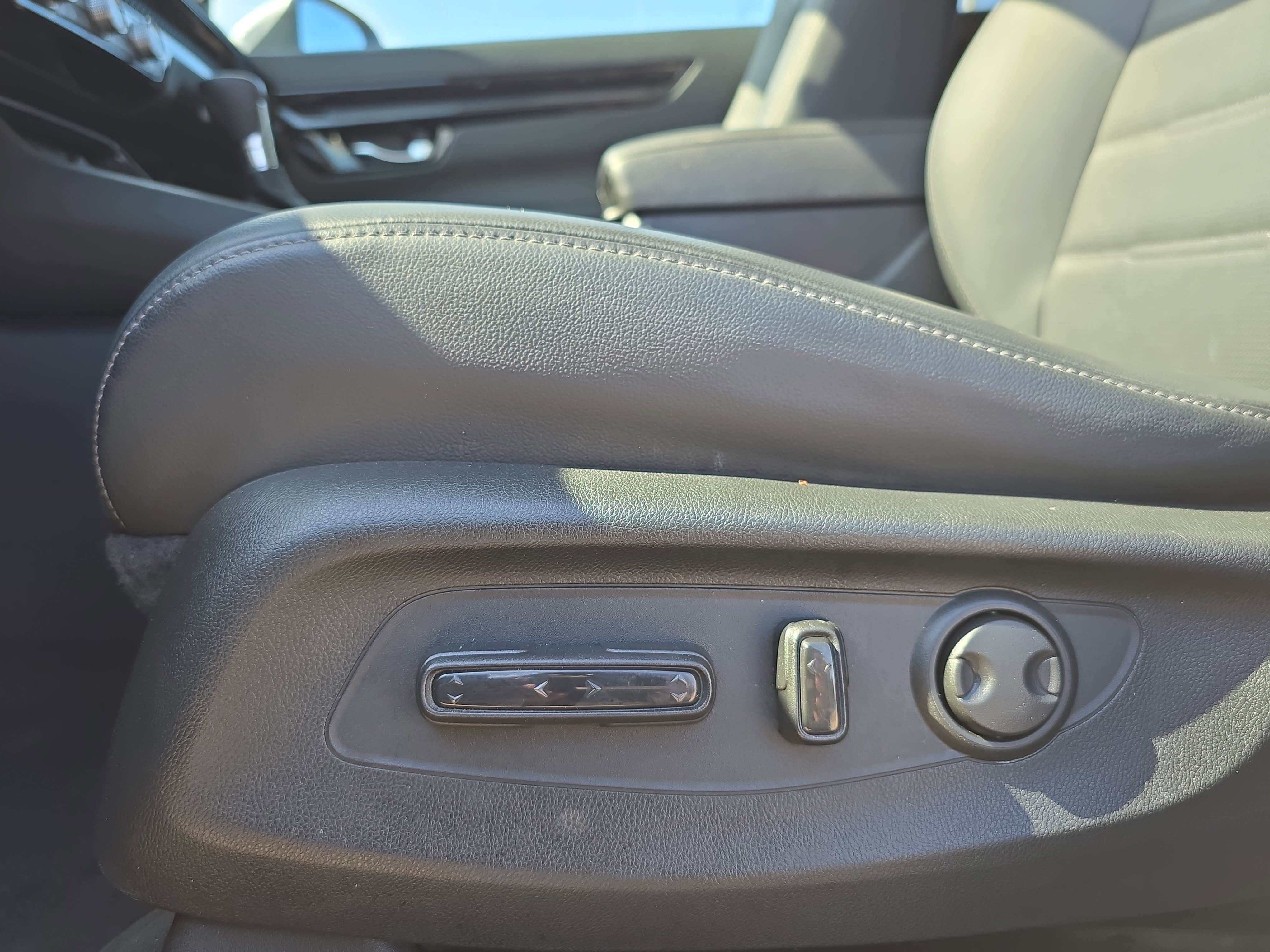 Used 2023 Honda CR-V EX-L image 30