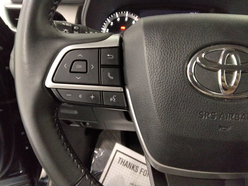 Used 2024 Toyota Highlander LE image 13