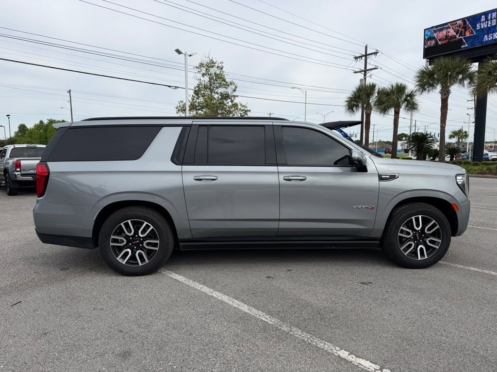 Used 2023 GMC Yukon XL AT4 w/ AT4 Premium Plus Package AWD/4WD image 5