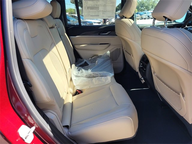 New 2025 Jeep Grand Cherokee Limited image 16