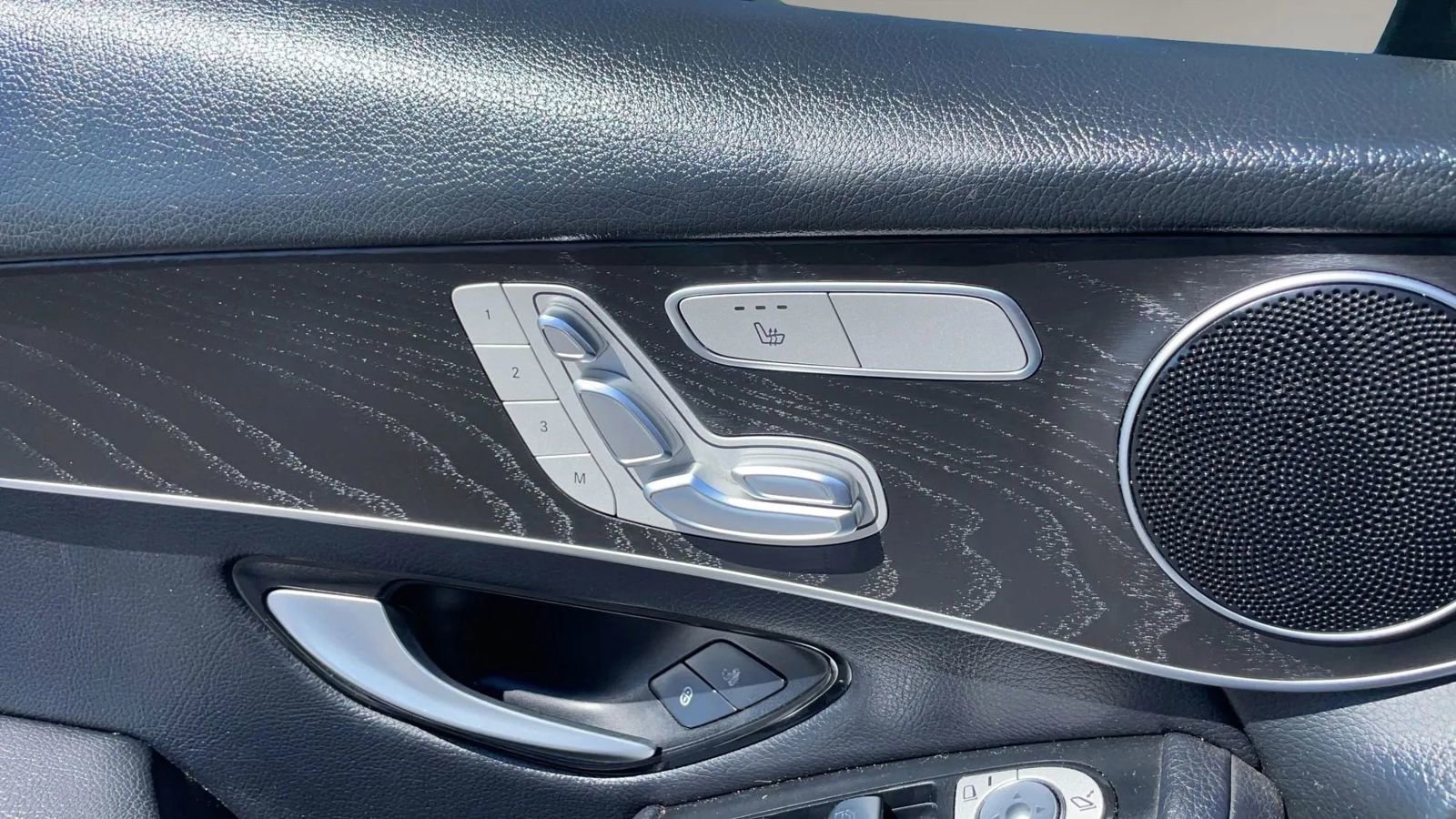 Used 2016 Mercedes-Benz GLC 300 4MATIC image 23
