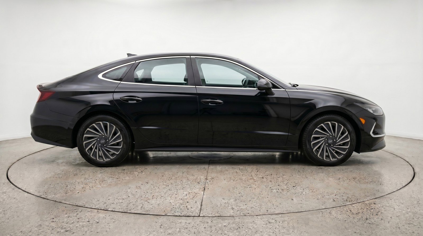 Used 2025 Hyundai Sonata SEL FWD image 9