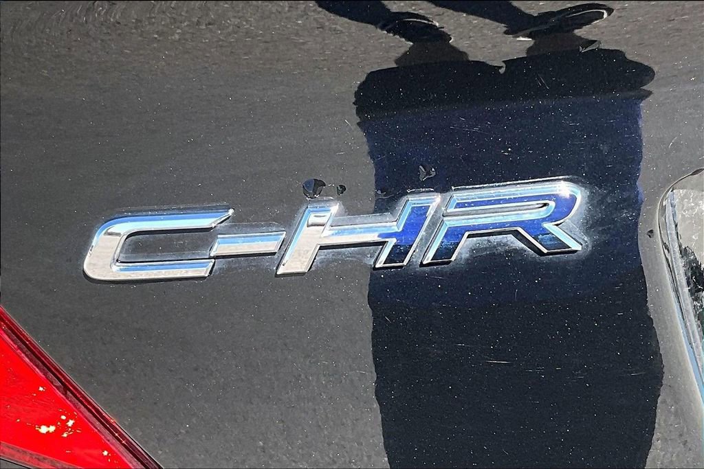 Used 2021 Toyota C-HR XLE image 30