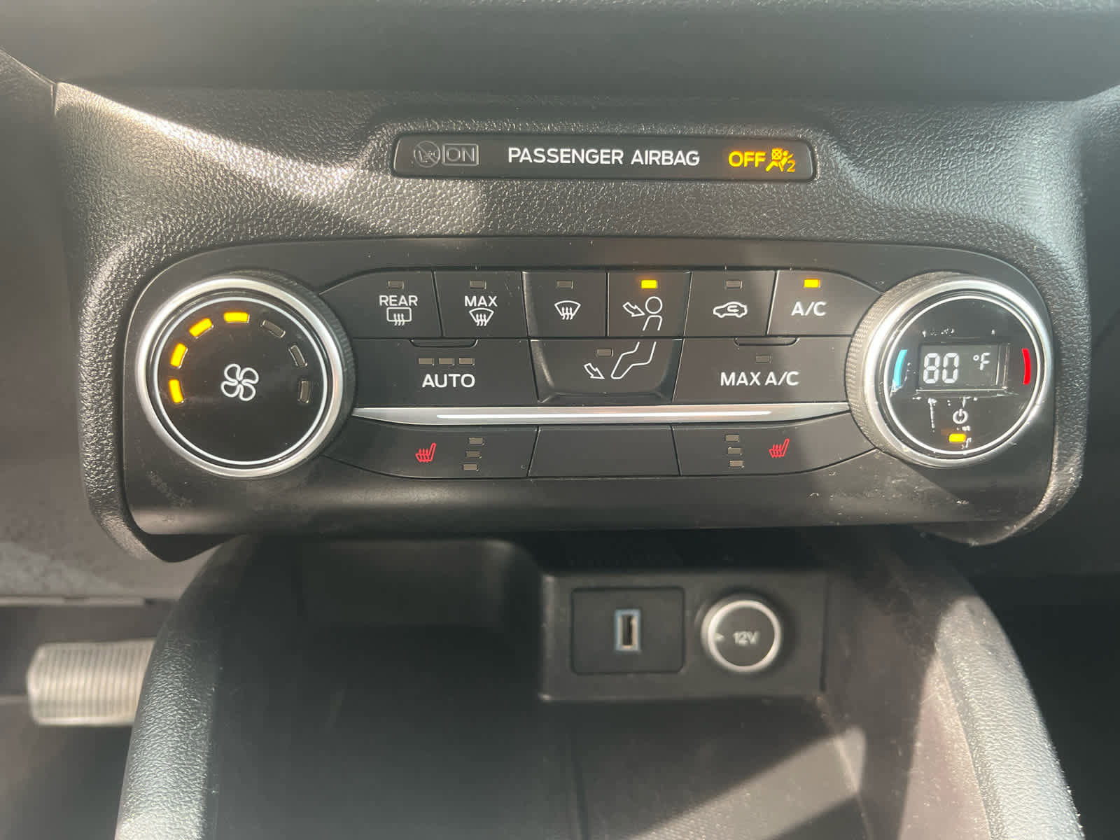 Used 2020 Ford Escape SE image 17