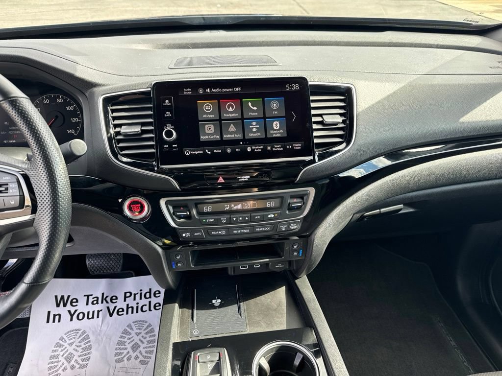 Certified 2024 Honda Ridgeline Black Edition image 17
