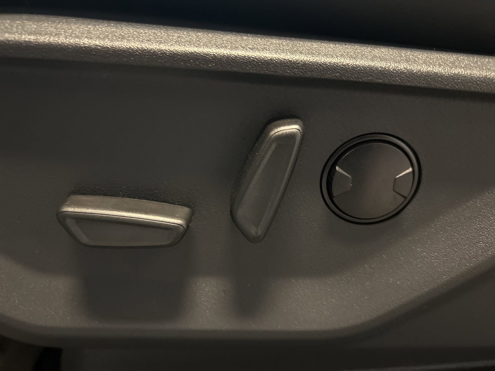 Used 2025 Ford Expedition Max Platinum w/ Stealth Appearance Package image 23